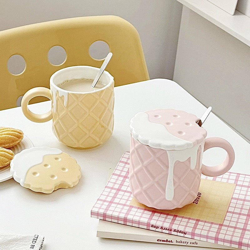 Ceramic Coffee Mug with Lid and Spoon - Cookie Design